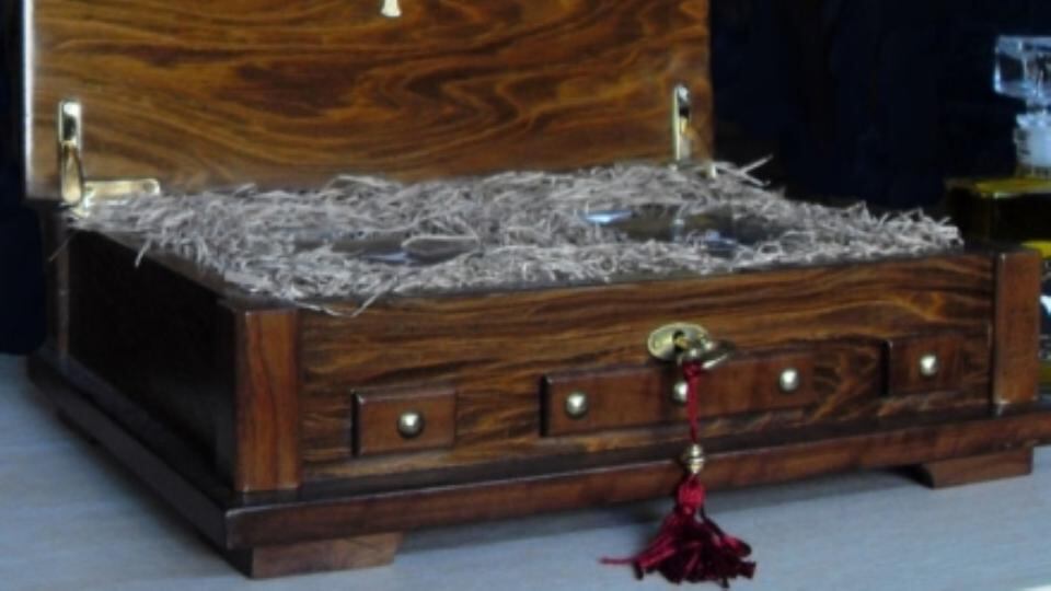 Yes, you’re worth it. But are two bottles of olive oil worth €280?