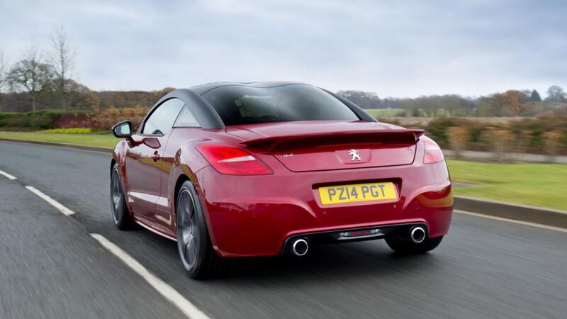 The RCZ-R’s ‘double-bubble’ roof that pays homage to sports racers of the 1960s