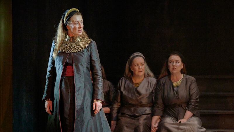 Na Peirsigh/Persians review: A mind-numbing report from a miserable war