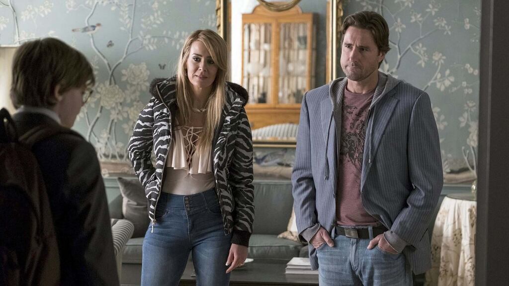 Oakes Fegley, Sarah Paulson and Luke Wilson in The Goldfinch
