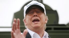 Trump visits US-Mexico frontier as impasse over border wall continues