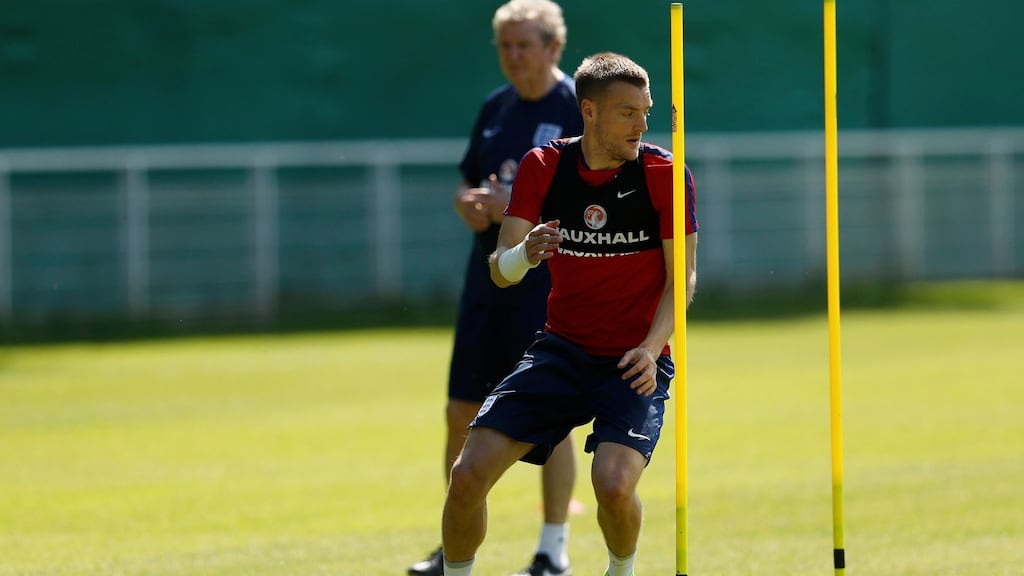 England’s coach Roy Hodgson watches Jamie Vardy during England training. Photograph: Lee Smith/Reuters