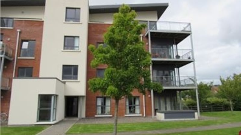 What’s on offer for “empty nesters”: an 829sq ft, two-bed apartment on Model Farm Road in Cork city is on the market for €200,000 What’s on offer for “empty nesters”: an 829sq ft, two-bed apartment on Model Farm Road in Cork city is on the market for €200,000