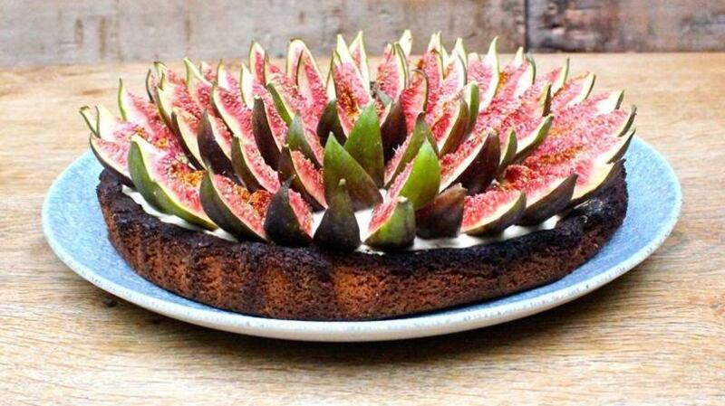 Sablé Breton with vanilla cream and figs