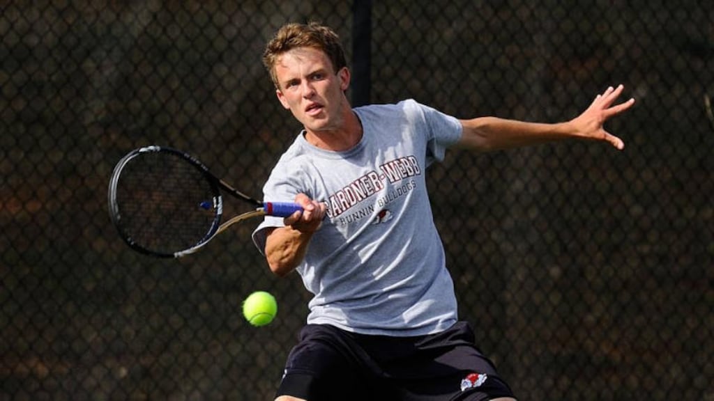 Brendan Dempsey had no problems advancing to the main draw as he enjoyed an impressive win over Rowan Isaaks.