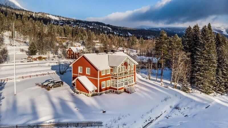 Sweden: a large lodge close to the ski slopes in Duved