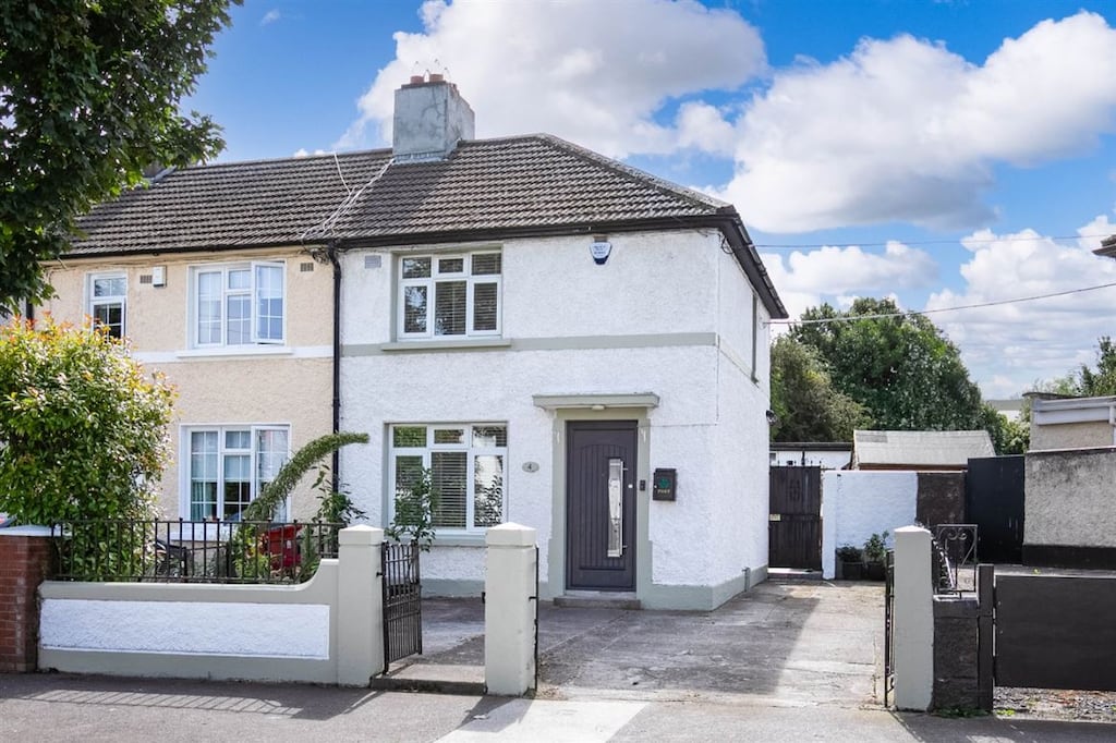4 Benmadigan Road, Drimnagh, Dublin 12: property is bright with neutral-coloured walls and laminate-wood floors throughout.