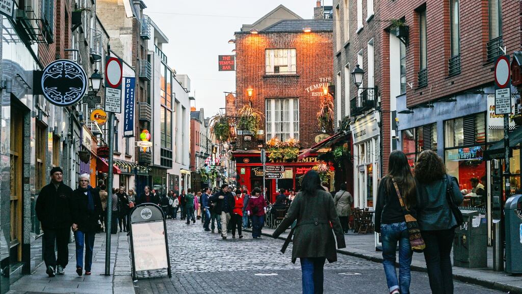 The new year could see the closures of hundreds of restaurants, cafes and coffee shops across the country.  Photograph: Getty Images.