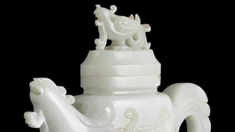A rare jade Phoenix wine pot – Qing dynasty €6,000–€8,000