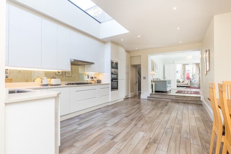 Open-plan kitchen/dining area.