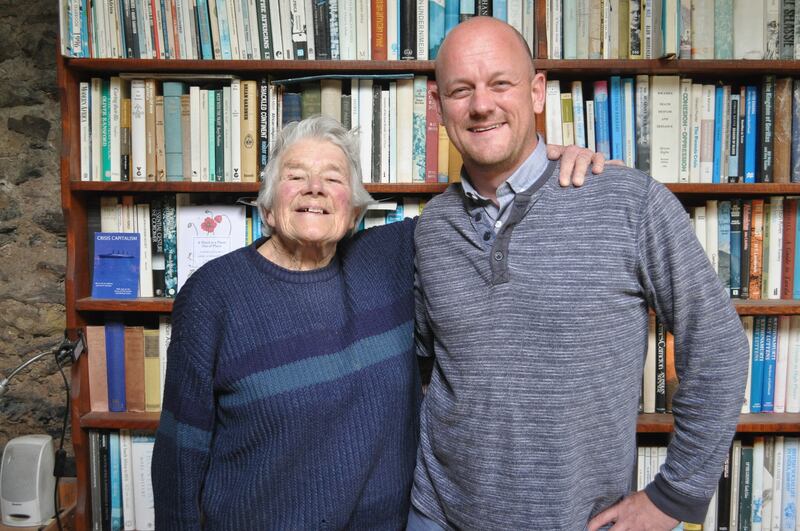 Tim Hannigan with veteran travel writer Dervla Murphy at her home in Lismore. Photographt: Cara Glynn