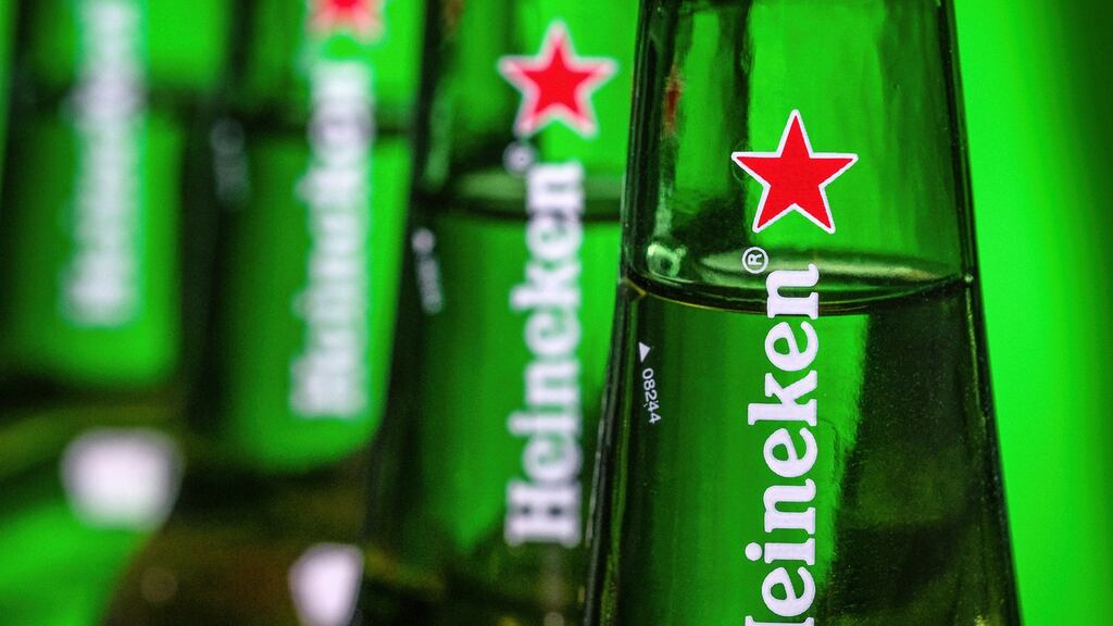 The $3.1 billion (€2.7 billion) investment - which would give Heineken a stake in CRH (Beer) Ltd, which controls CR Beer - comes as the Dutch brewer has struggled in China