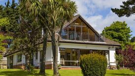 Views to the lighthouse in Howth for €1.695m