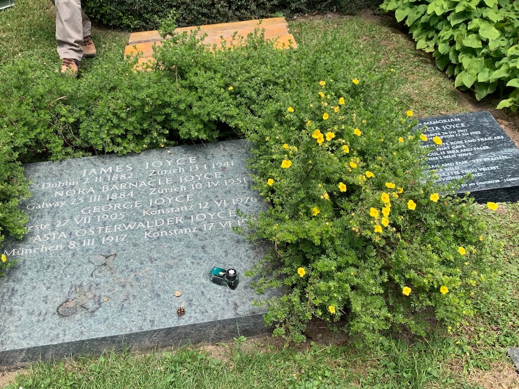 The plaque contains the entire text of a poem Joyce wrote about his daughter, Lucia, A Flower Given to my Daughter