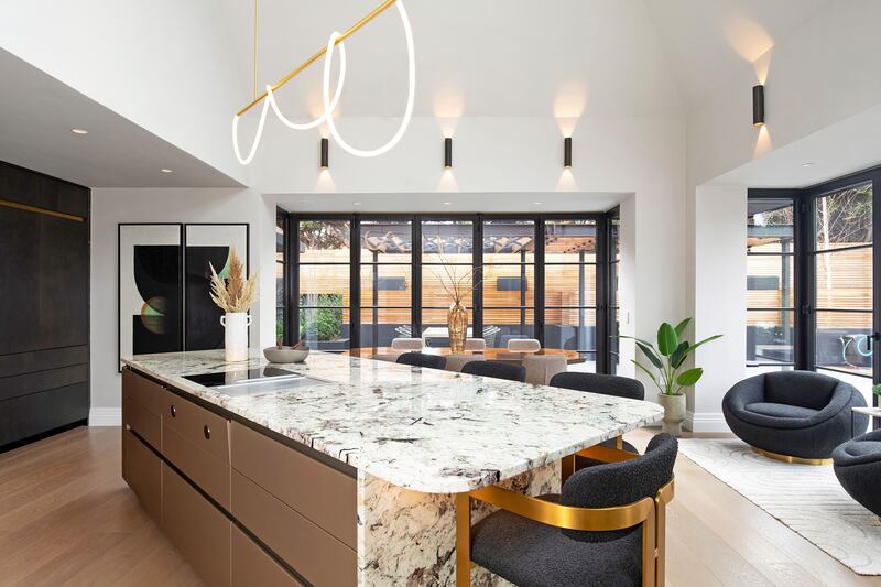 Kitchen and diningroom