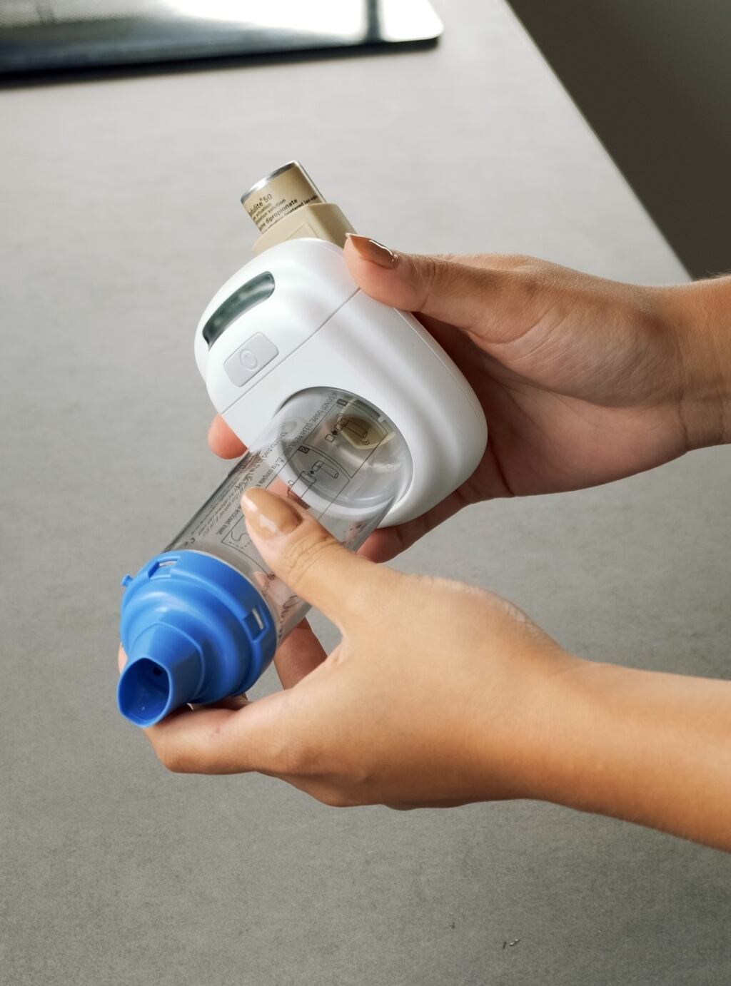 The Aflo transforms the inhaler into a smart device which helps asthma sufferers use them correctly.