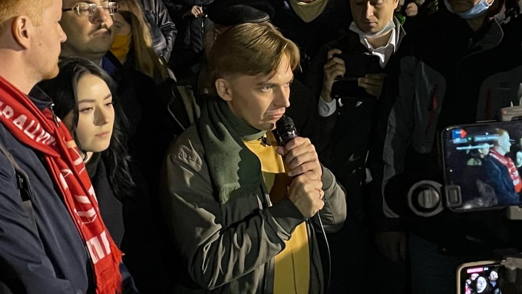 Moscow State University maths professor Mikhail Lobanov addresses the crowd at Thursday night’s protest against allegedly rigged online voting in last weekend’s Russian parliamentary elections. Photograph: Daniel McLaughlin