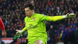 Arsenal’s Wojciech Szczesny fined for smoking in showers