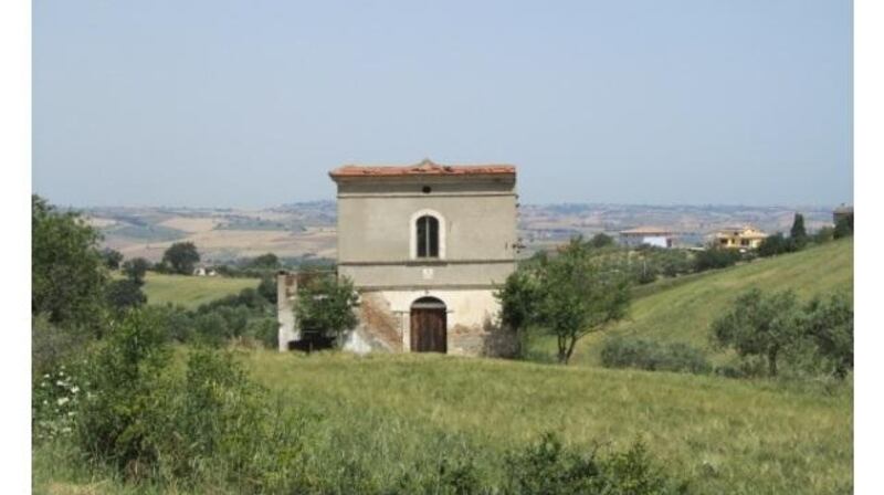 Close to Guglionesi town in the Molise region, this partially restored brick house measures 64sq m (688sq ft).