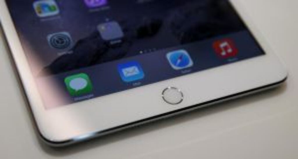 Apple chief executive Tim Cook said Apple Pay offered better security and privacy than competing services, and that retailers risked alienating customers by limiting choices at checkout