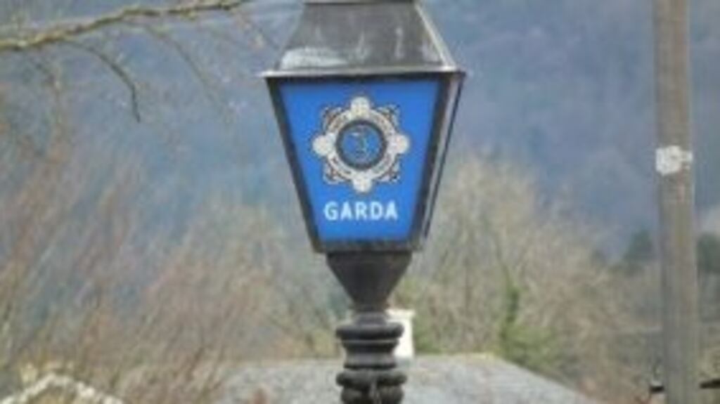 The crash happened at Rathduff near the turnoff for Bottlehill, some 19kms from Cork city at around 1.55am when the two vehicles were in collision.