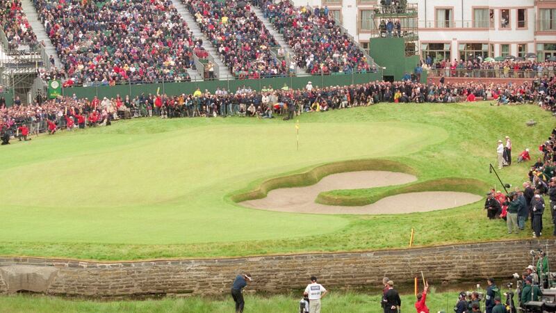 Jean van de Velde’s collapse at the 1999 British Open is one of sport’s most famous losses. Photo: Andrew Redington/Getty Images