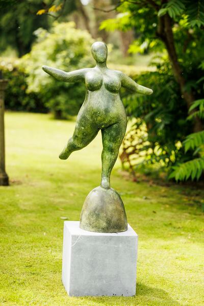 Curvy Lady bronze, €1,000-€2,000, Victor Mee