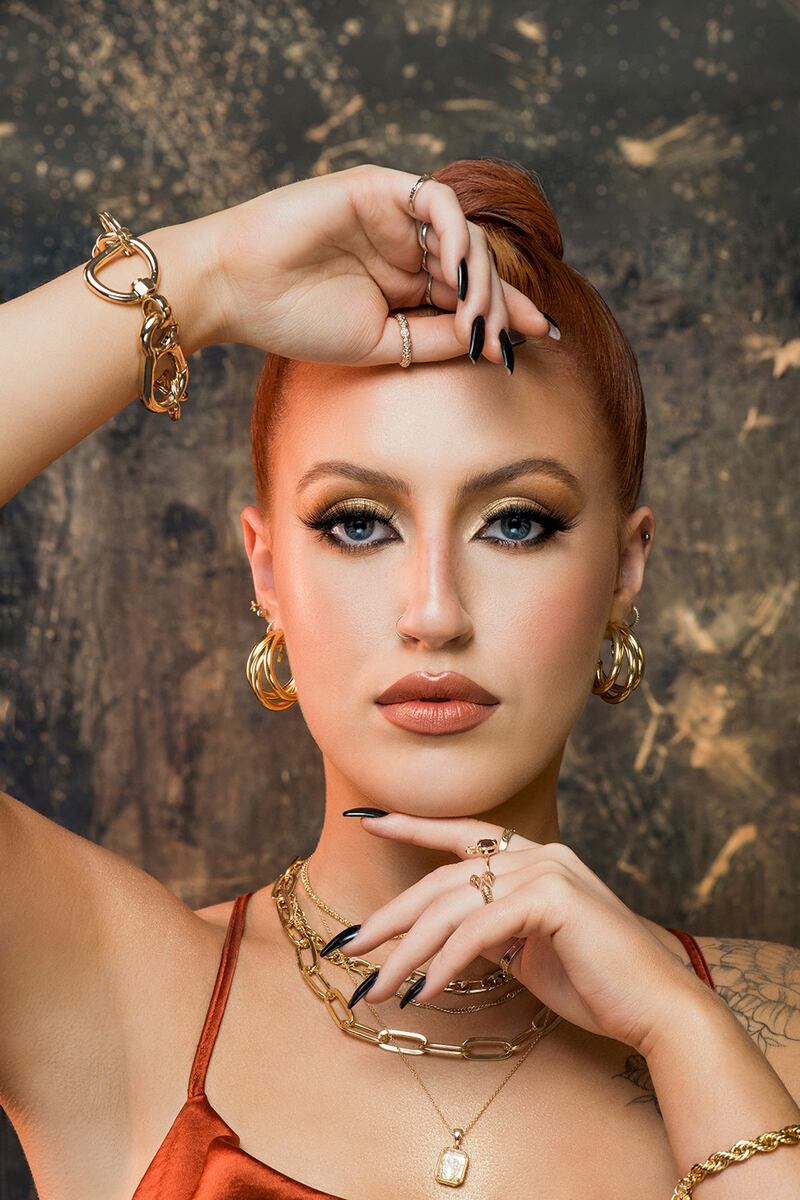 Keilidh Cashell, make-up artist and creator of @kashbeauty