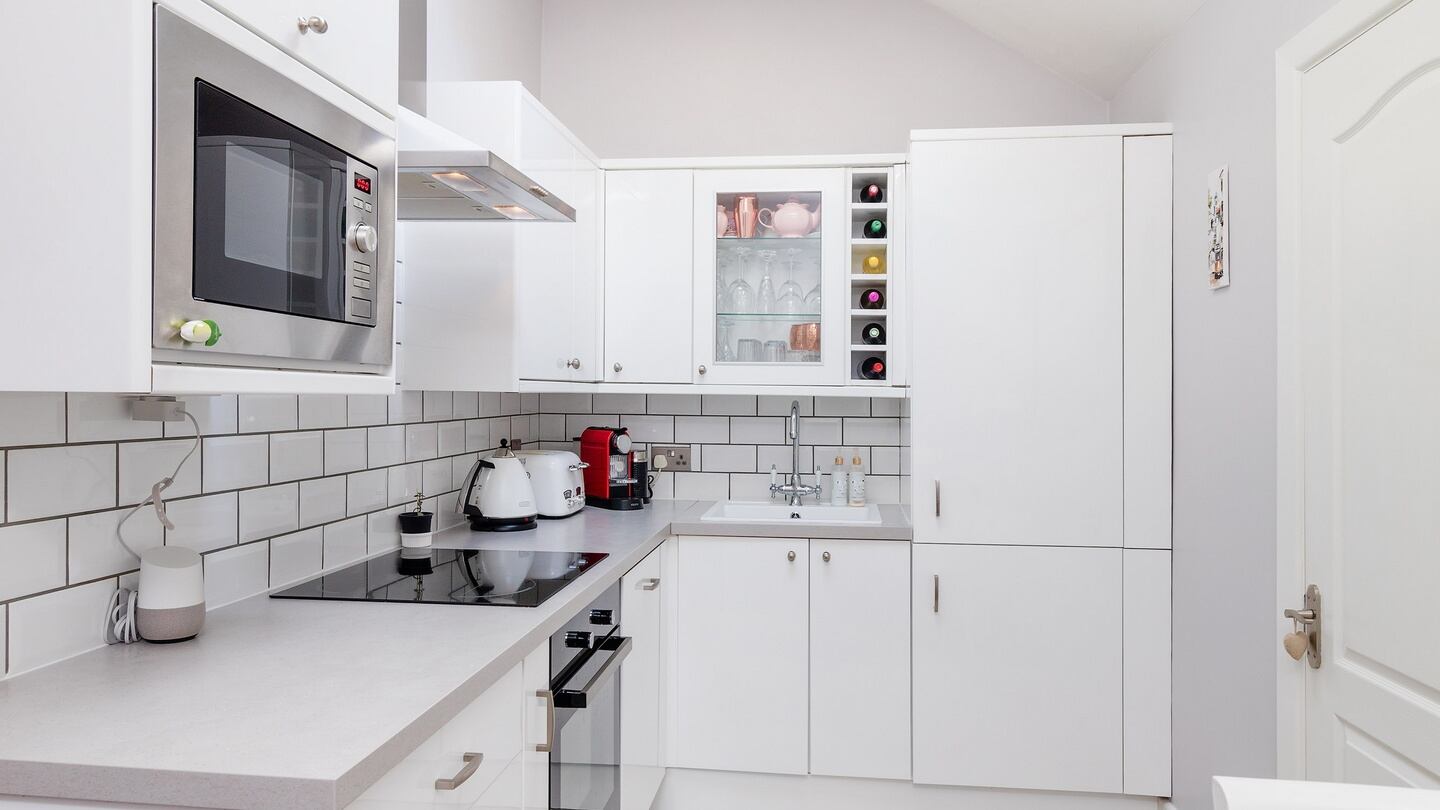 Kitchen at 5 Tower View Cottages, Glasnevin