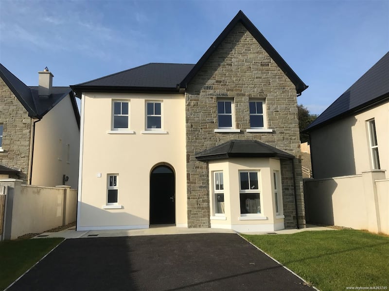 Homes in the latest phase at Arda na Deirge in Killaloe are priced from €375,000.