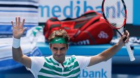 Roger Federer brushes past Thomas Berdych in Melbourne