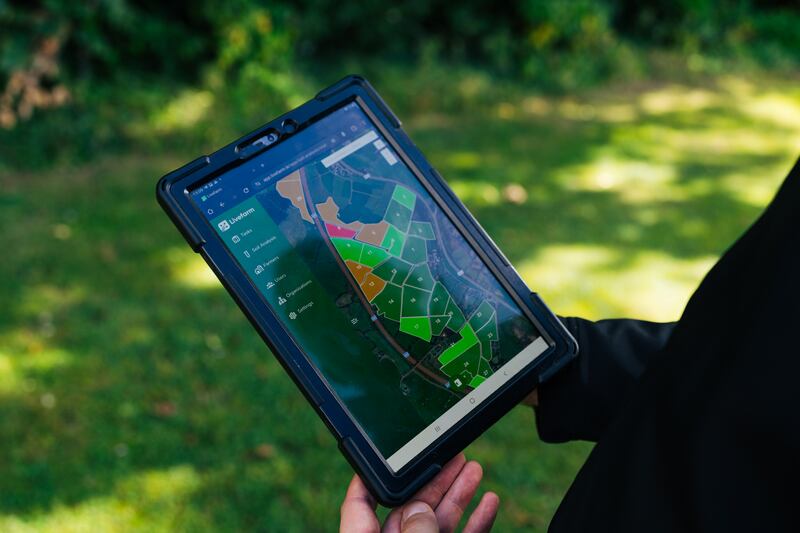 Livefarm allows farmers and farming advisors to manage the farm together