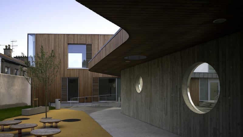 Spain pays tribute to Irish design trio