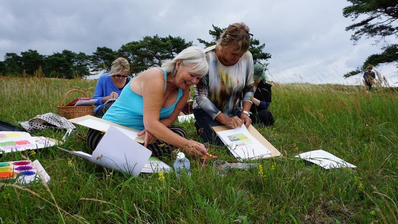 Creativity & Cultural Retreat is hosted by artist Liz Nilsson and yoga teacher/creative writing coach Ingrid Banheden-Breisner in the seaside village of Skåne.