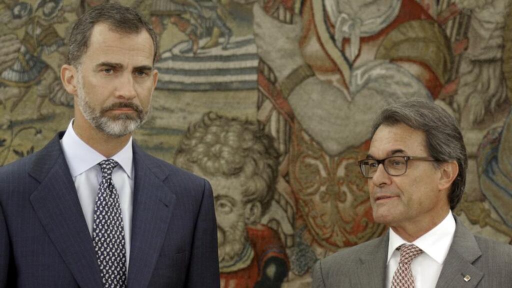 Spain’s King Felipe with Catalan governor Artur Mas after his arrival for their meeting at the Zarzuela palace in Madrid last month. Photograph: Andrea Comas/ Reuters