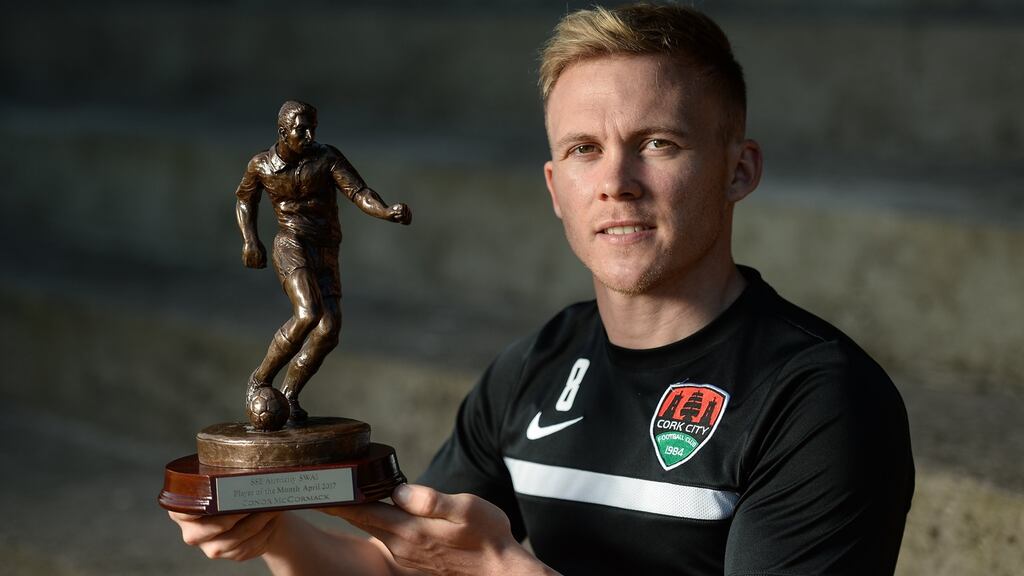 Conor McCormack of Cork City FC with the SSE Airtricity/SWAI player of the month Award for April. Photograph: Piaras Ó Mídheach/Sportsfile