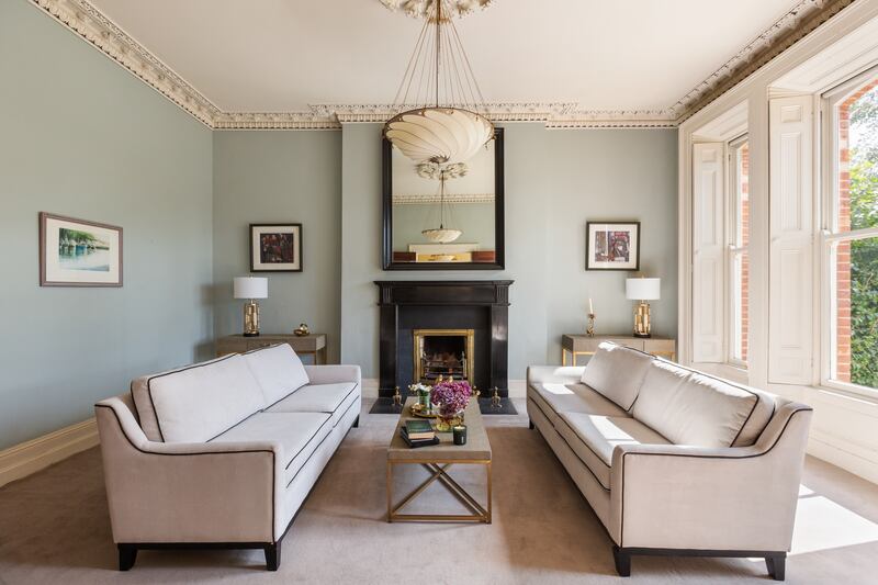 The drawingroom is accessed via interconnecting doors from the diningroom