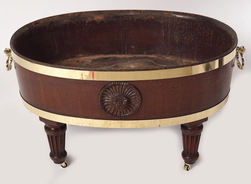 George III brass bound cellarette, €1,800-€3,000 Sheppards