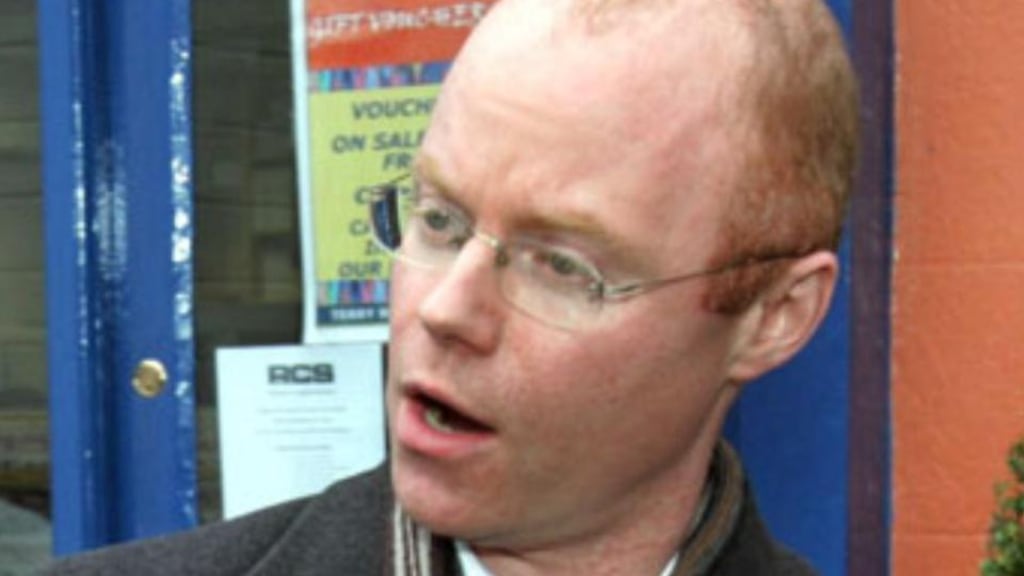 Independent TD Stephen Donnelly will submit a bill to the Oireachtas tomorrow aimed at cutting the average cost of examinership from more than €70,000 to €20,000