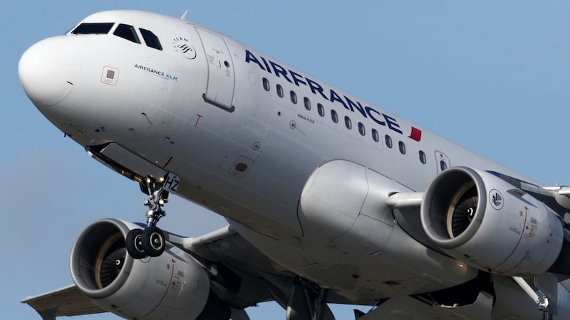 Air France-KLM to battle fuel cost rises with deeper integration