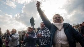 Ukrainian tensions rise as key buildings still held