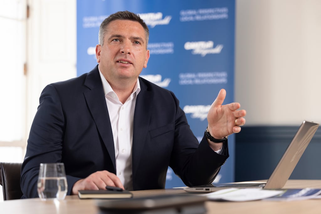 Cantor Fitzgerald Ireland chief executive Gerard Casey has hired a former senior Bank of Ireland executive.