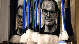 Marcelo Bielsa signs new one-year deal with Leeds