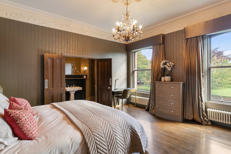 Main bedroom with en suite