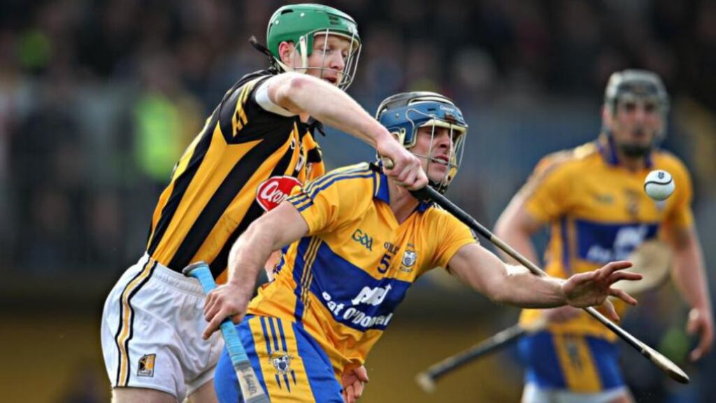Henry Shefflin in action against Clare’s Brendan Bugler at Ennis last weekend. Photo: Cathal Noonan/Inpho