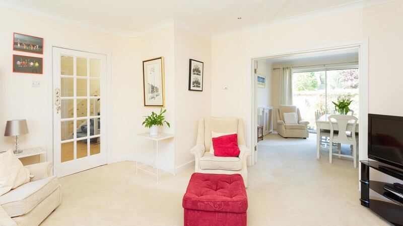 31 Gleann na Smol, Stradbrook Road, Blackrock, Co Dublin living room 2