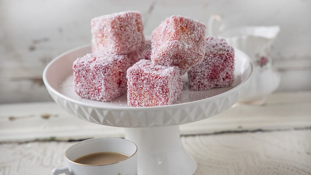 Delicious: raspberry lamingtons