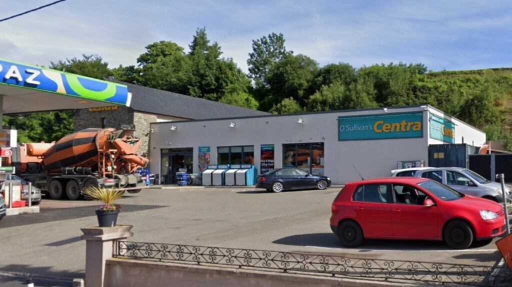 The centra store in  Innishannon which sold the winning ticket.  Image via Google Maps