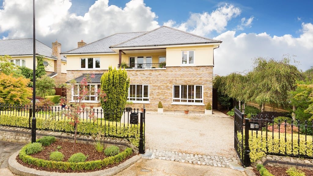 1 The Oaks, Carrickmines Wood, Brennanstown Road, Carrickmines