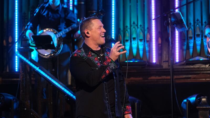 Robert Mizzell on Glór Tíre